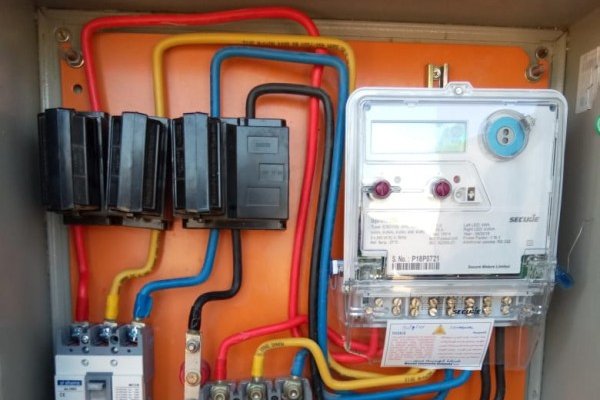 Abu Omran Electrical engineering services LLC provides electrical services in Sultanate of Oman since 1995